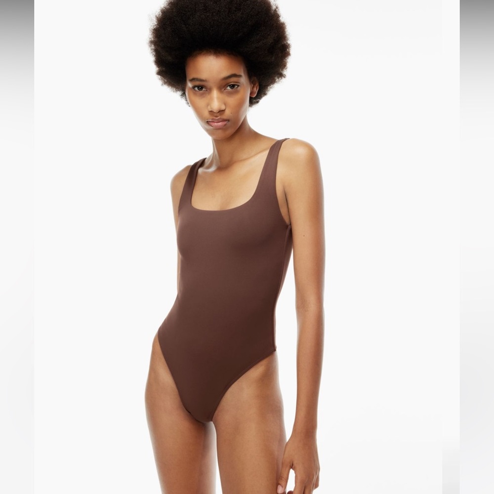 Aritzia Babaton Contour Tank Bodysuit